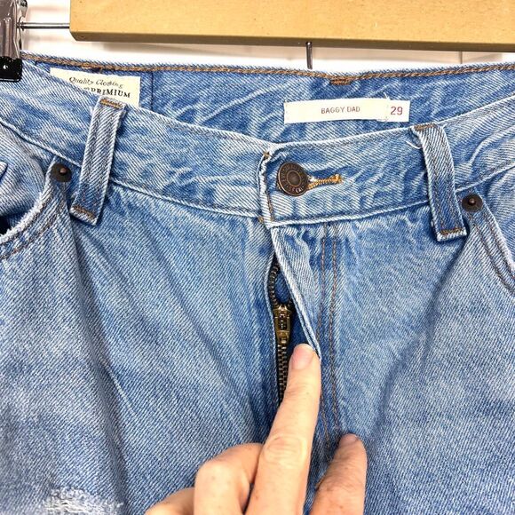 Levi’s Baggy Dad Jeans Womens Distressed light Blue 29 Ripped Wide Leg vintage - Picture 9 of 16